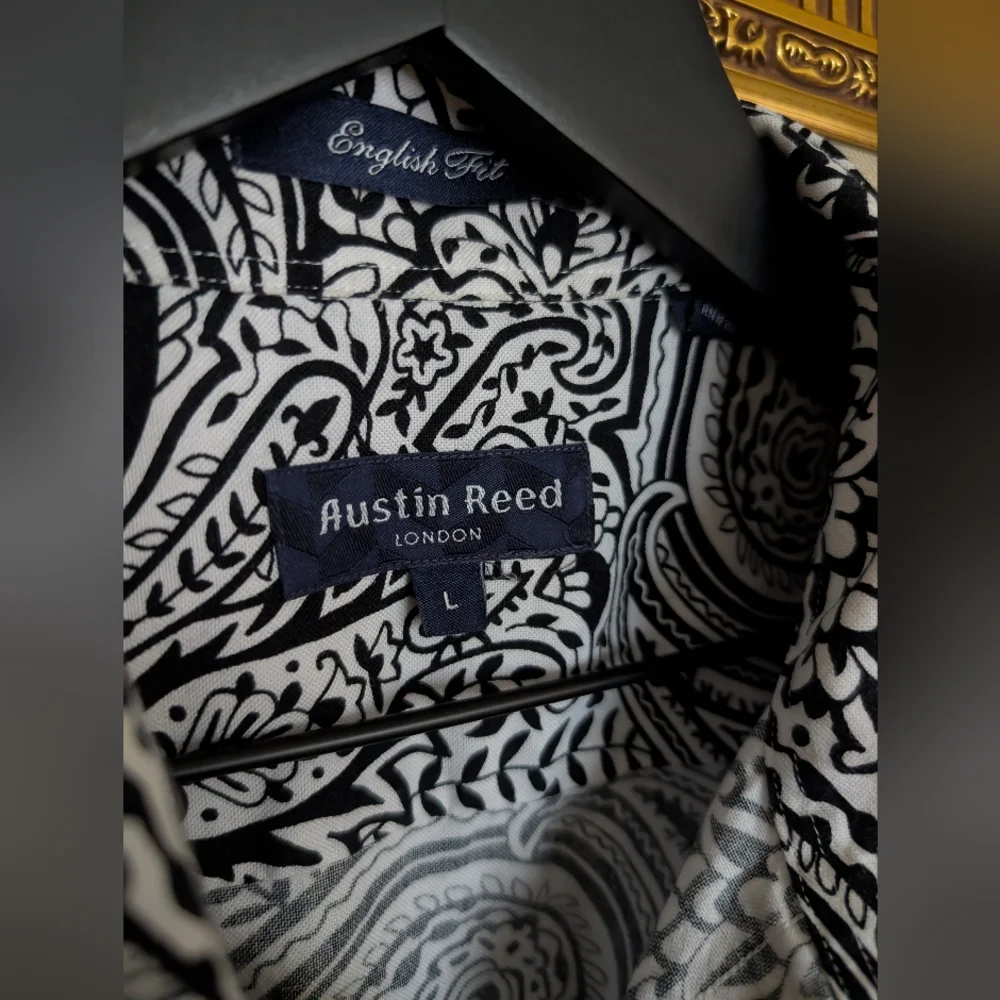 Austin Reed Black & White Paisley Shirt - Picture 4 of 6